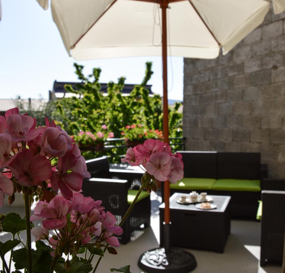 B&B La Genziana ฟอนนิ ภายนอก รูปภาพ