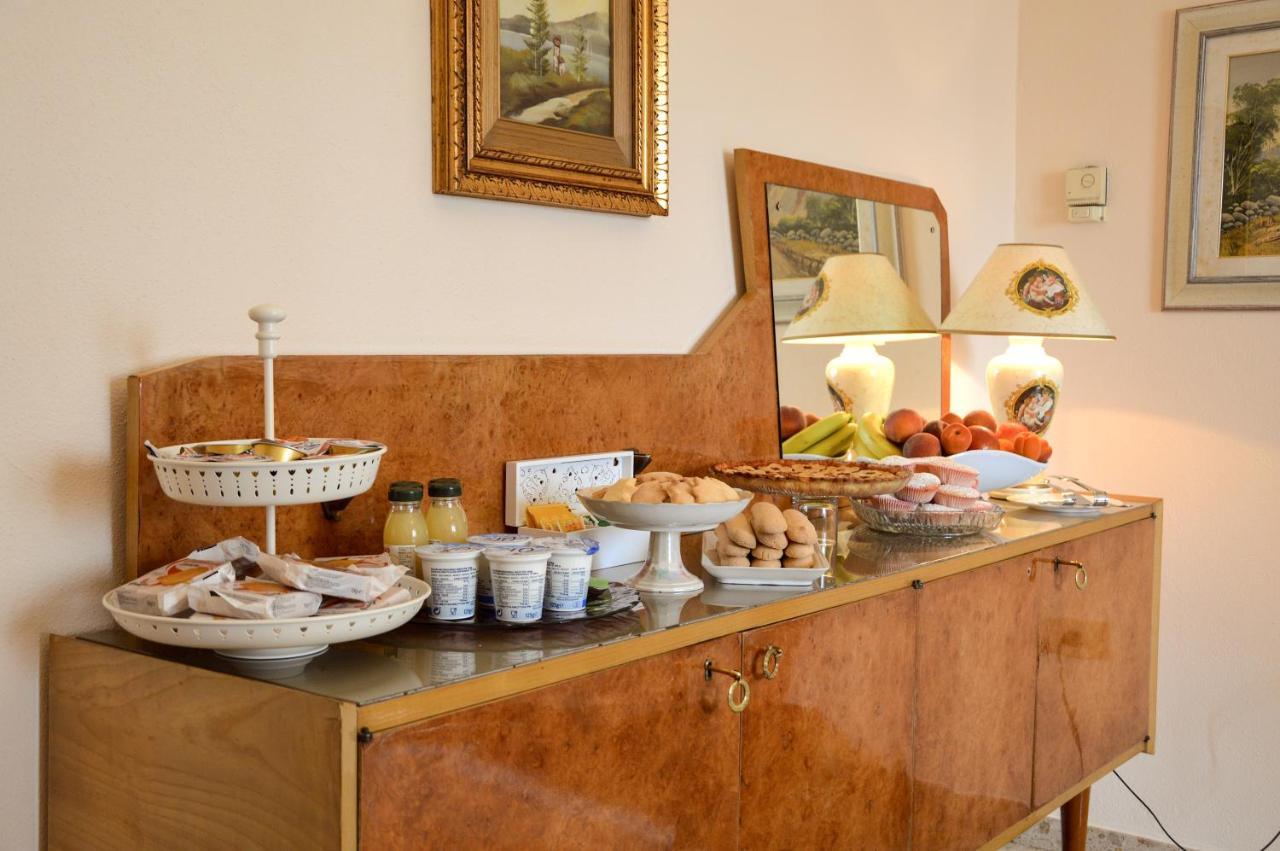 B&B La Genziana ฟอนนิ ภายนอก รูปภาพ